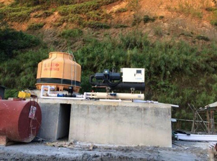 德爾制冷臺(tái)架式混凝土冷水機(jī)